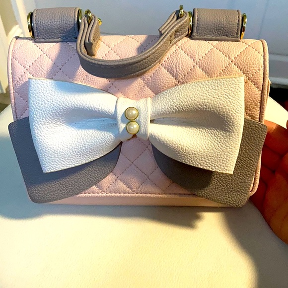 Betsey Johnson Handbags - ❤️sold❤️Betsey Johnson crossbody